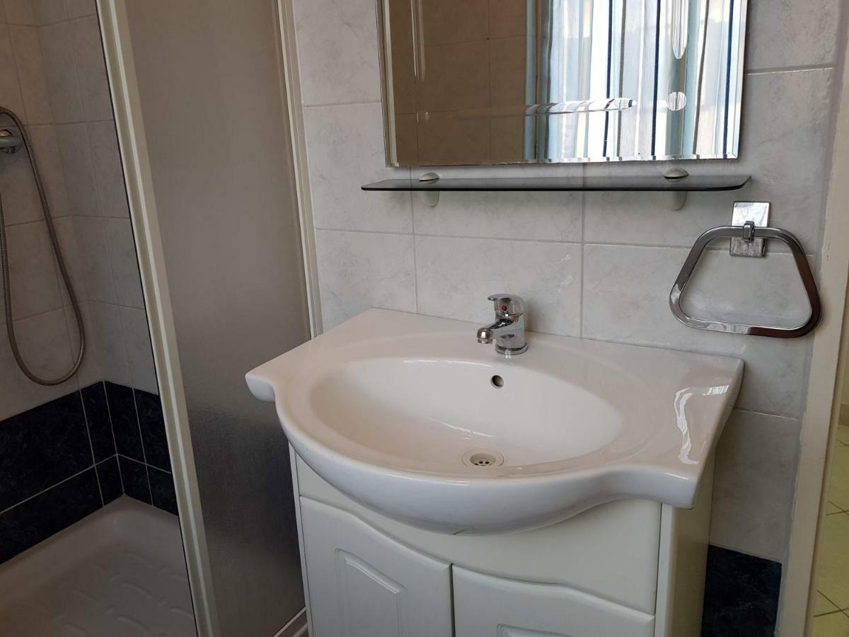 Mare Azzurro Apartments 普拉 外观 照片